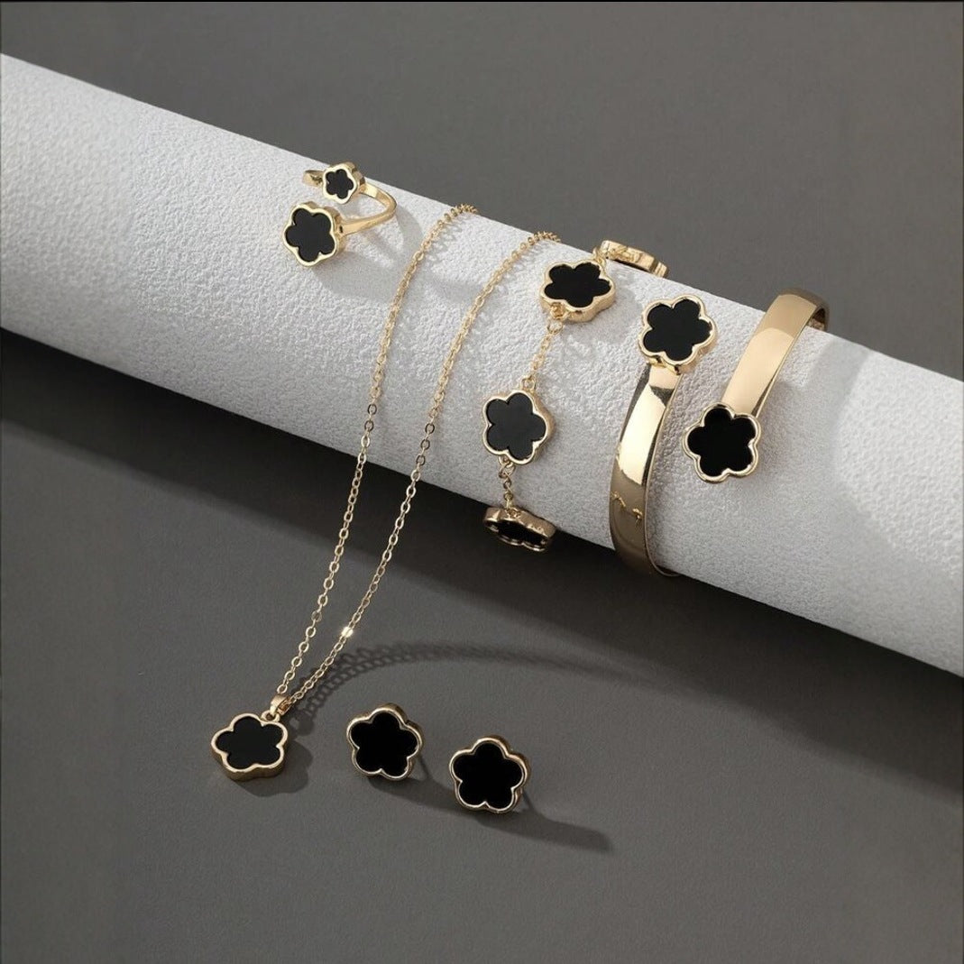 Lucky Blooms Charm Set