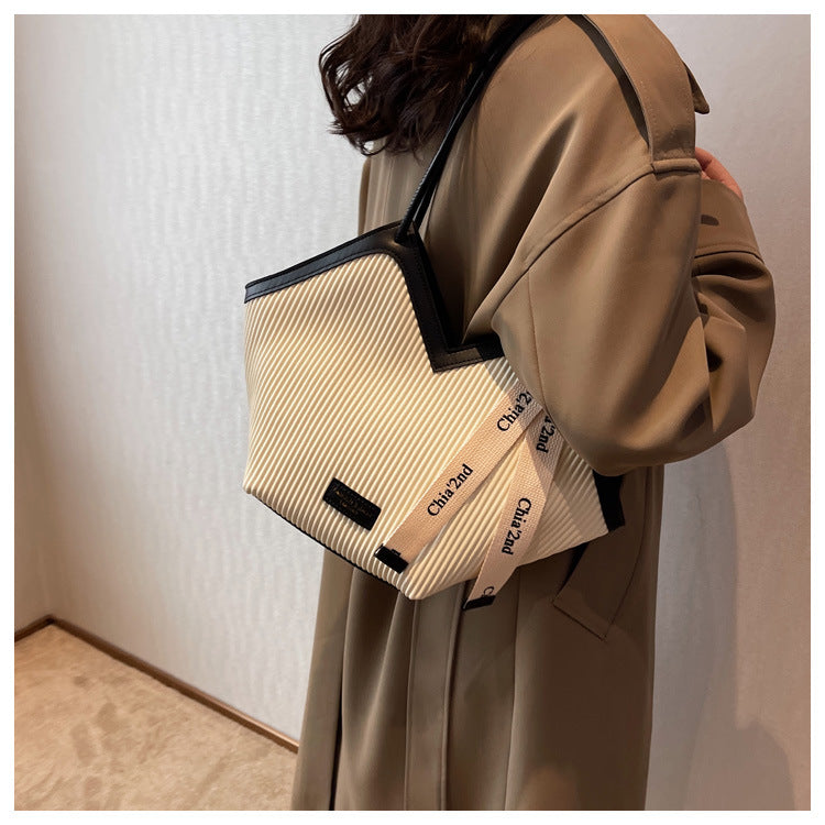 Harmonic Pleat Urban Tote