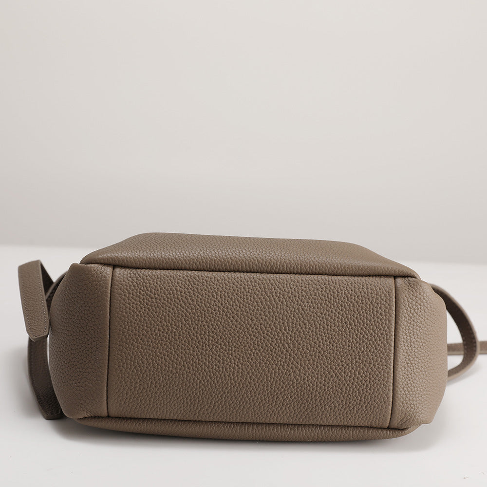 Élan Bucket Tote